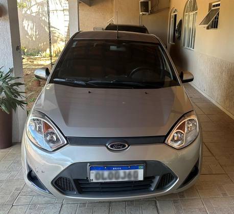 FORD FIESTA 1.6 ROCAM 8V FLEX 4P MANUAL FORD FIESTA 1.6 ROCAM 8V FLEX 4P MANUAL
